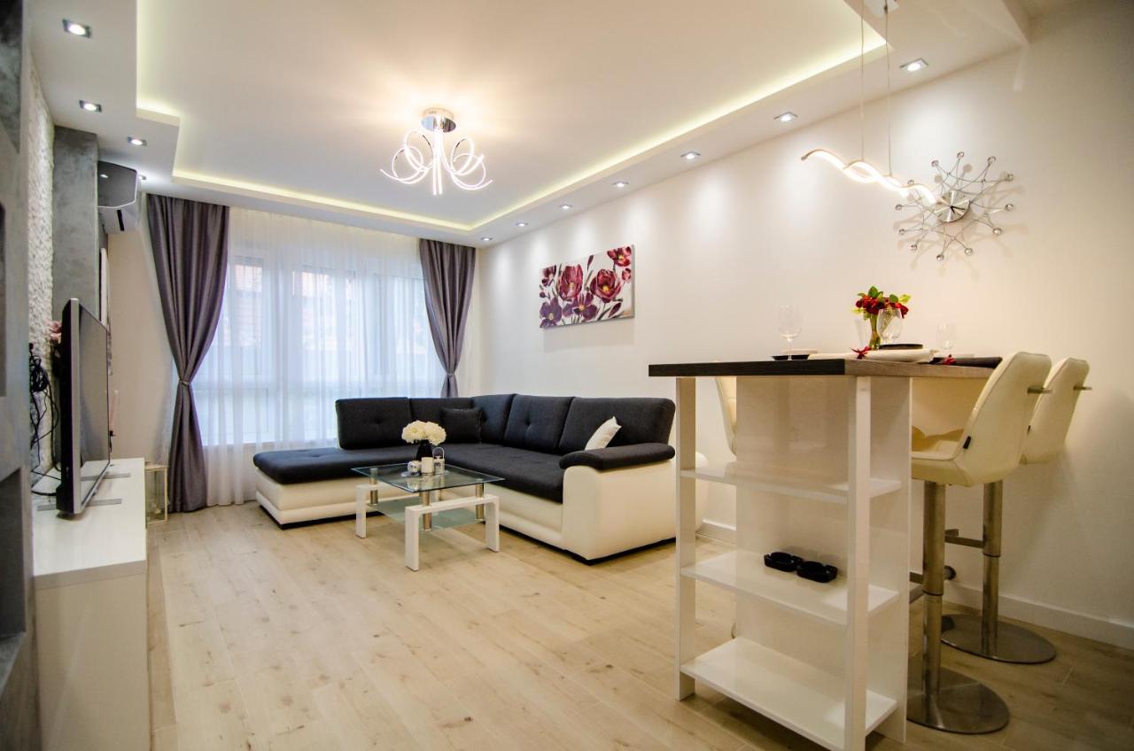 Apartman Mdb Lux Subotica Buitenkant foto