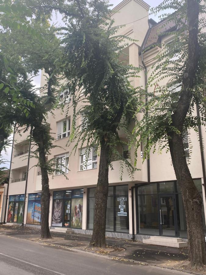 Apartman Mdb Lux Subotica Buitenkant foto