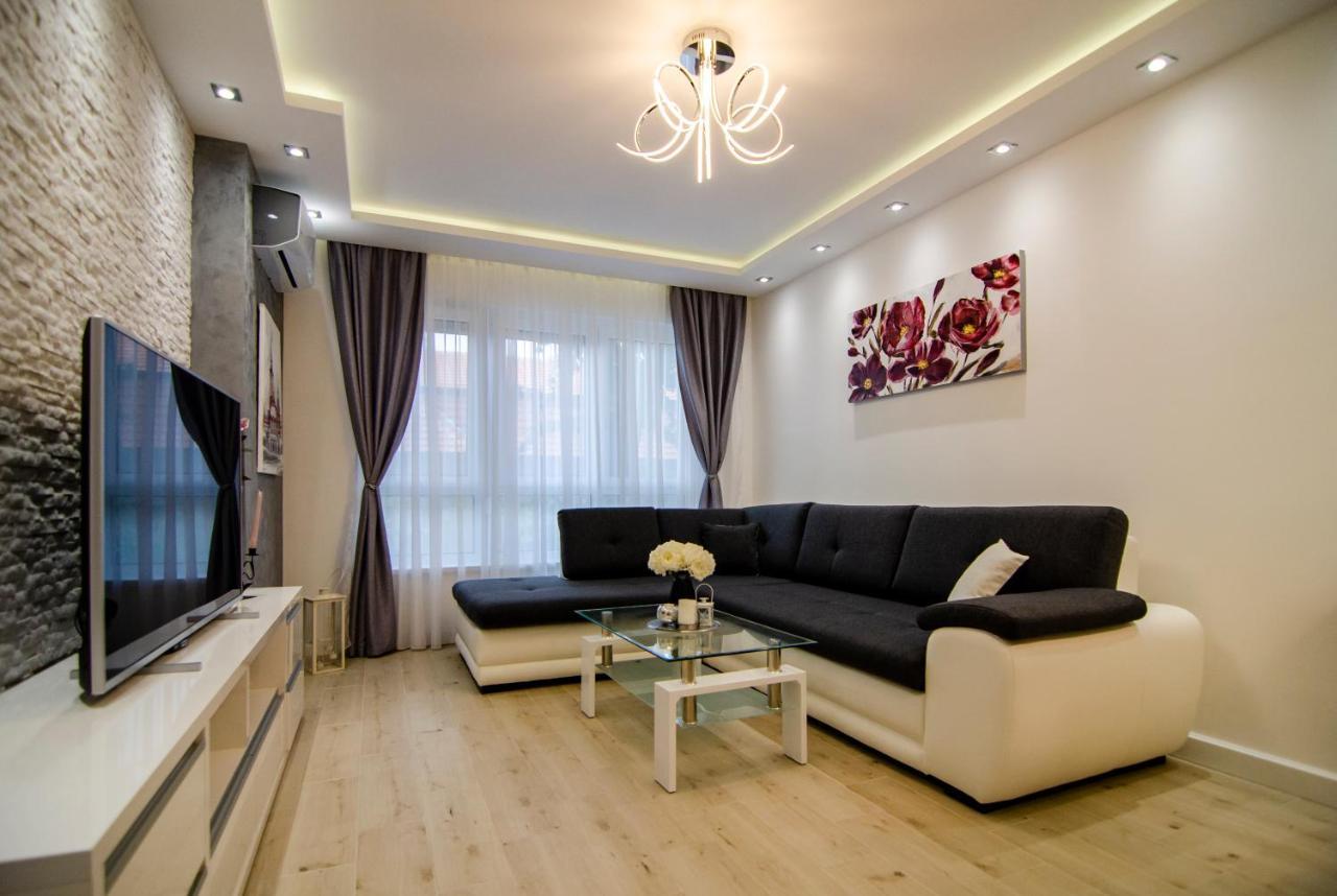 Apartman Mdb Lux Subotica Buitenkant foto