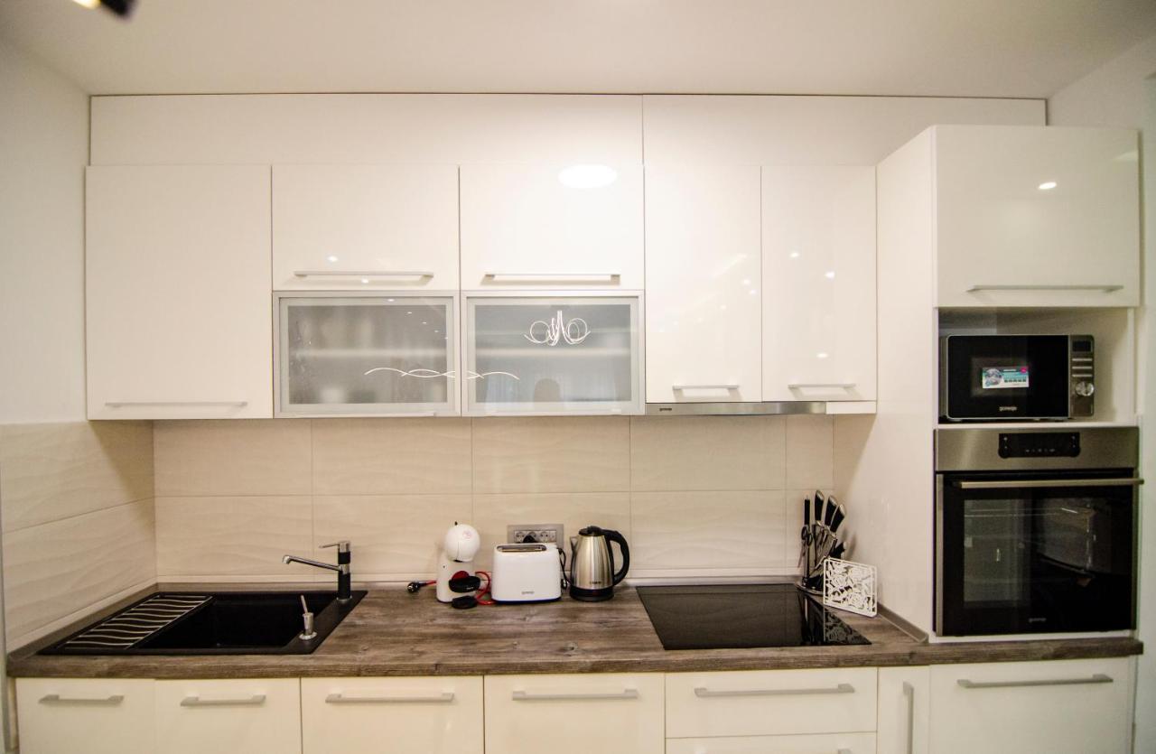 Apartman Mdb Lux Subotica Buitenkant foto
