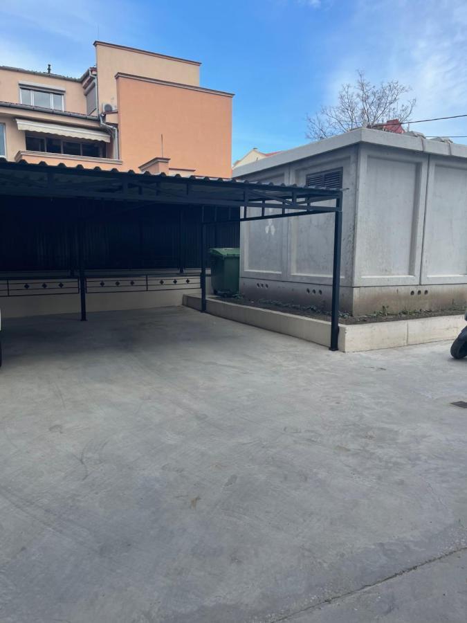 Apartman Mdb Lux Subotica Buitenkant foto